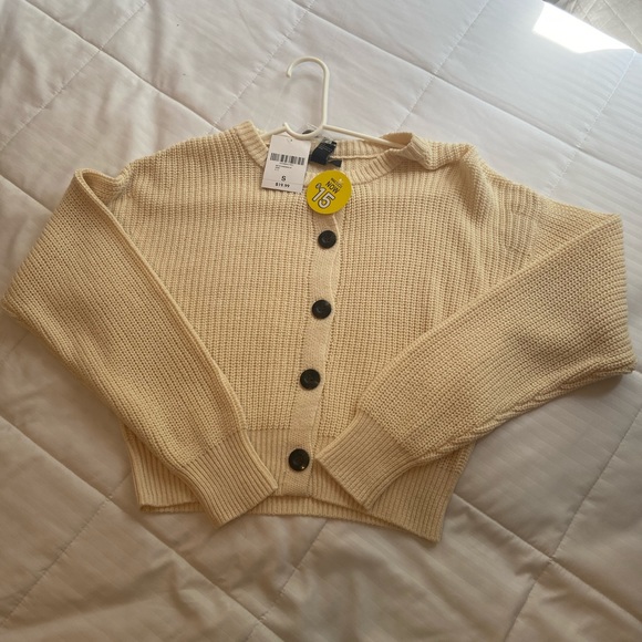 Light cream color sweater - Picture 1 of 1